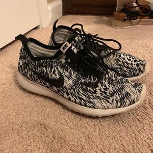 White animal print Nike Roshes